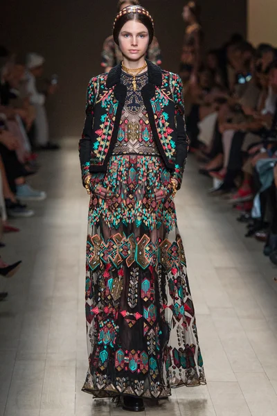 Look 3